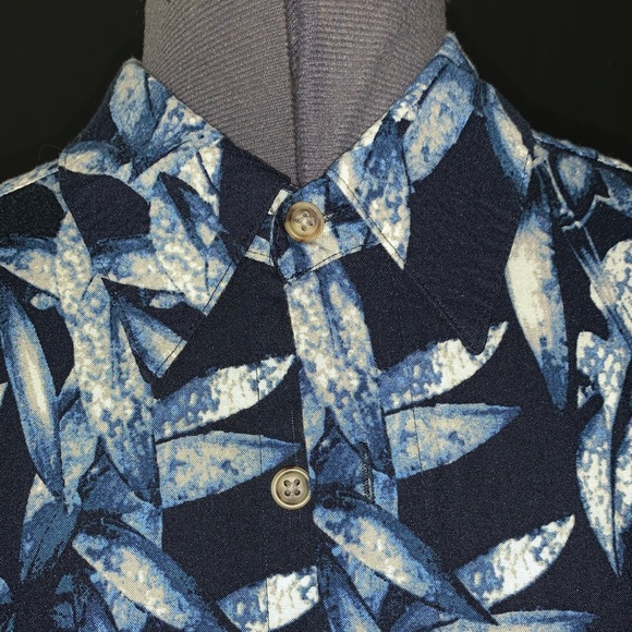 Summer 🌴 Men’s Button Down Tropical Shirt - Picture 3 of 6